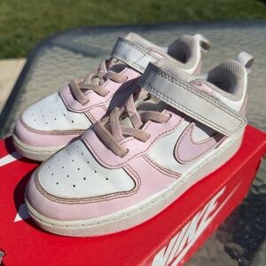 Nike Kids White and Light Pink Low-Top Sneakers Size 10